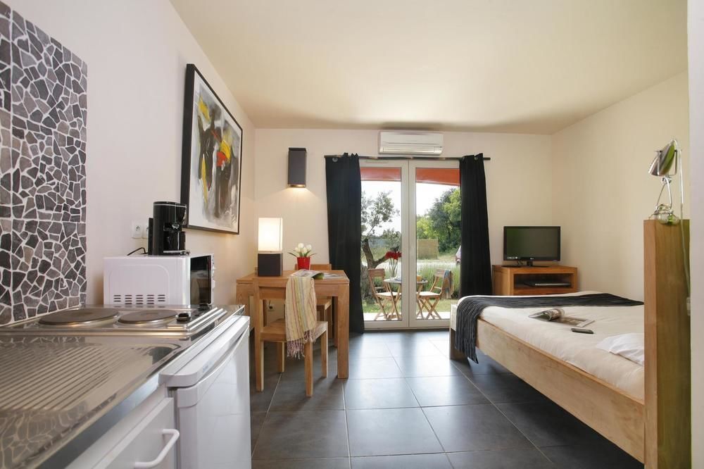 קאסטרי Hotel Domaine Le Milos מראה חיצוני תמונה