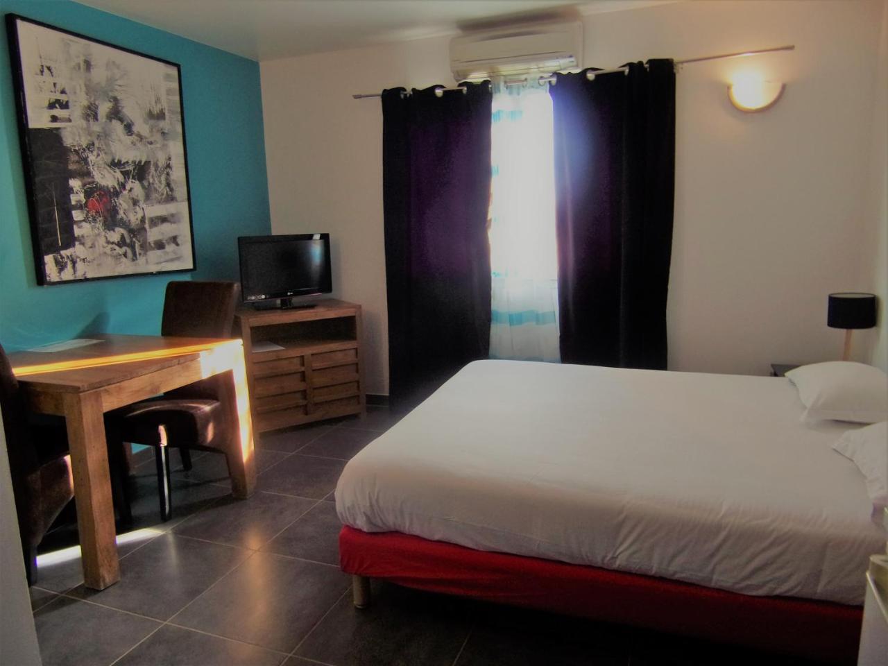 קאסטרי Hotel Domaine Le Milos מראה חיצוני תמונה